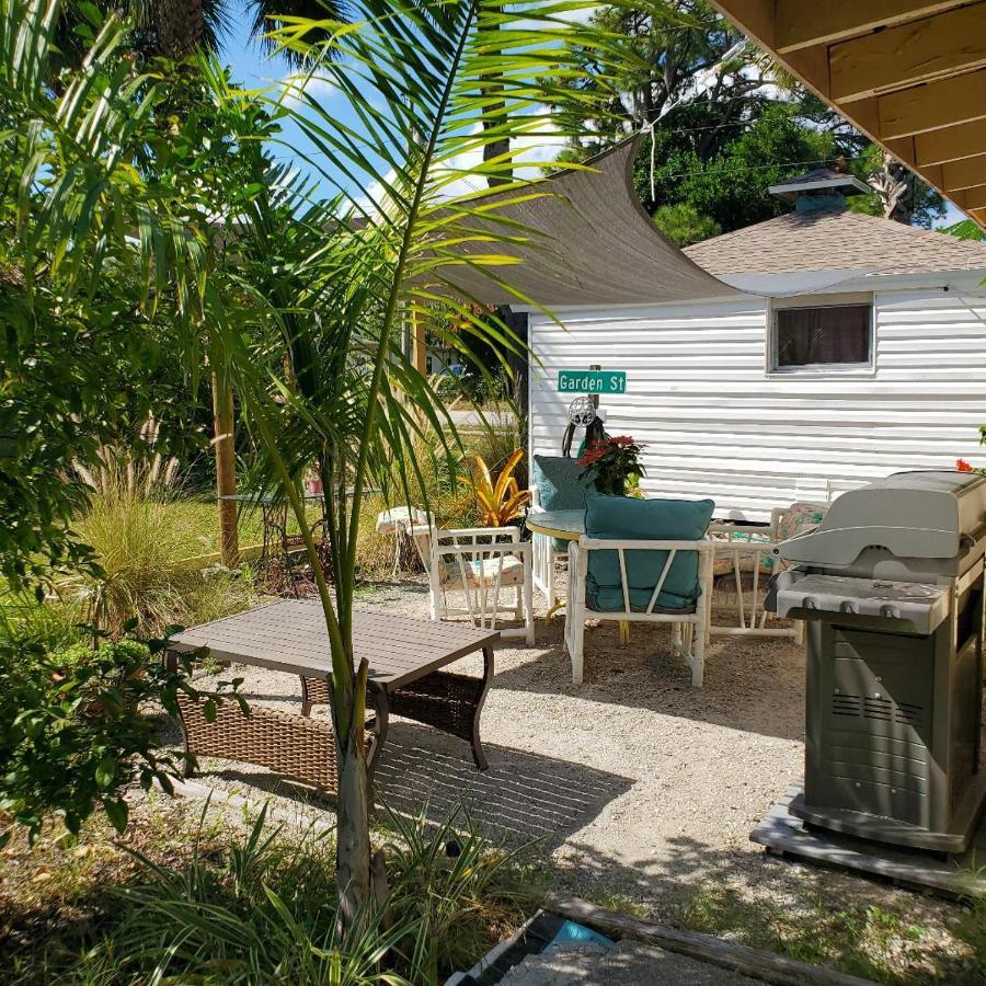 1 Beige Cozy Bungalow Or 1 White Cozy Efficiency Cottage In Titusville Eksteriør bilde