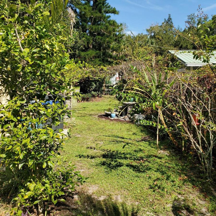 1 Beige Cozy Bungalow Or 1 White Cozy Efficiency Cottage In Titusville Eksteriør bilde